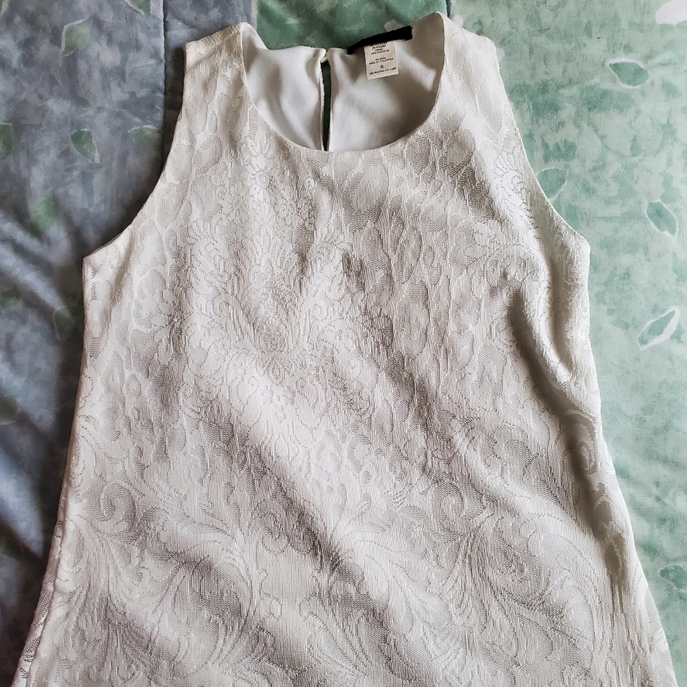 Jennie & Martis white sleeveless top